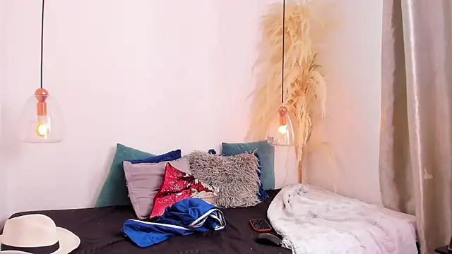 Snapshot of your_d0ll1 chatting on May 28, 2026, 12:57 pm your d0ll1 online show from May 28, 2026, 12:57 pm