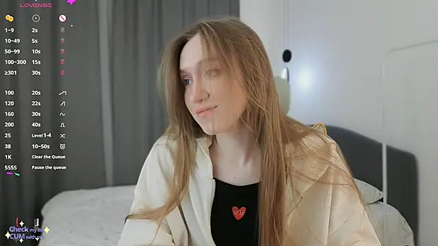 mowalova online show from May 10, 2026, 6:46 pm
