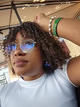 Snapshot of mia_rouxx1 chatting on August 2, 2026, 10:08 pm mia rouxx1 online show from August 2, 2026, 10:08 pm