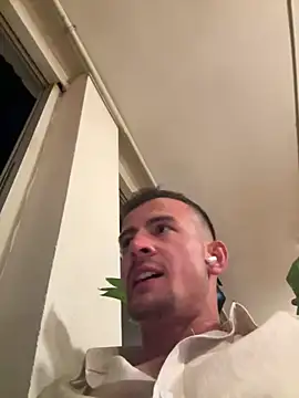 globalfucker34 online show from April 26, 2026, 7:33 pm