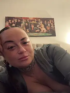 PrettyLittleCee online show from March 25, 2026, 10:16 pm