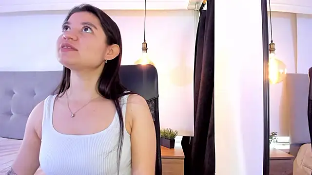 LindaCatalina  online show from March 25, 2026, 12:44 pm