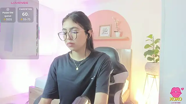 Snapshot of sofi_alix chatting on June 23, 2026, 7:01 pm sofi alix online show from June 23, 2026, 7:01 pm
