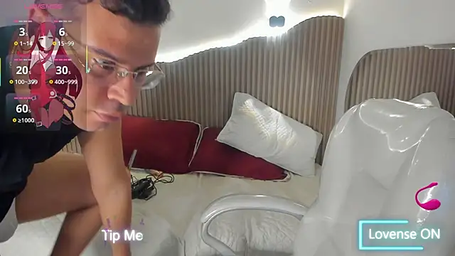 Liam ruse online show from March 29, 2026, 4:01 am