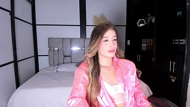 Snapshot of EmilyJohnsoon chatting on July 16, 2026, 8:59 pm EmilyJohnsoon online show from July 16, 2026, 8:59 pm