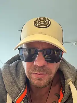Snapshot of stefhart chatting on April 2, 2026, 1:31 pm stefhart online show from April 2, 2026, 1:31 pm