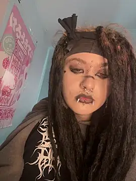 darlingvicuous online show from July 24, 2026, 8:07 pm