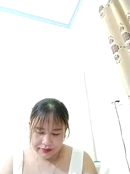 Moubie1 online show from April 18, 2026, 2:54 pm