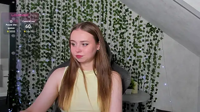 Snapshot of Vanessa_Williamsonn chatting on July 4, 2026, 5:19 pm Vanessa Williamsonn online show from July 4, 2026, 5:19 pm