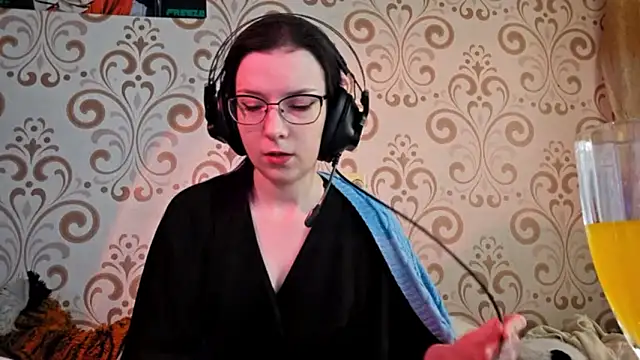 Snapshot of IsaSantella chatting on March 25, 2026, 9:04 am IsaSantella online show from March 25, 2026, 9:04 am