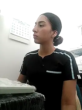 Sexy sara outdoorss online show from April 10, 2026, 4:12 pm