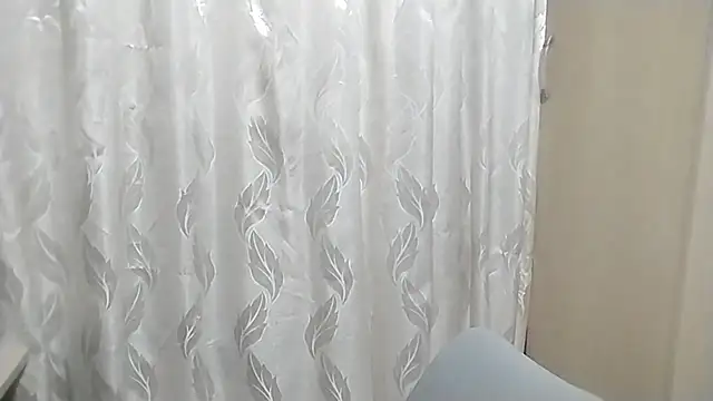 Eva Ange online show from April 10, 2026, 4:44 pm