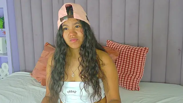 Snapshot of AhslyEvans__ chatting on August 3, 2026, 7:50 pm AhslyEvans online show from August 3, 2026, 7:50 pm