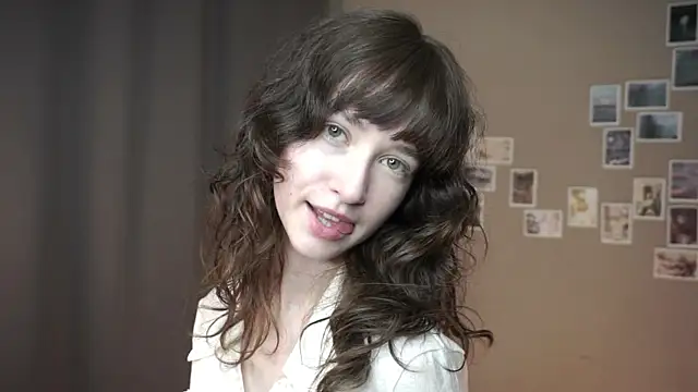Snapshot of DellaLeck chatting on April 29, 2026, 8:26 pm DellaLeck online show from April 29, 2026, 8:26 pm