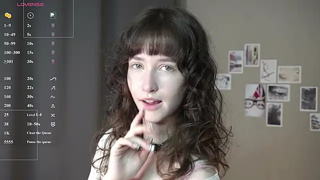 Snapshot of DellaLeck chatting on May 1, 2026, 8:24 pm DellaLeck online show from May 1, 2026, 8:24 pm