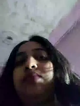 Snapshot of ALIZA_FENDY chatting on July 13, 2026, 1:36 pm ALIZA FENDY online show from July 13, 2026, 1:36 pm