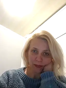 Snapshot of MiaLove183 chatting on March 31, 2026, 1:33 pm MiaLove183 online show from March 31, 2026, 1:33 pm