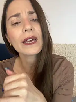 natashakinski online show from April 20, 2026, 6:42 pm