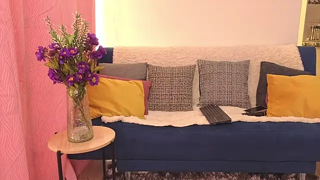 Snapshot of natashakinski chatting on June 19, 2026, 8:01 pm natashakinski online show from June 19, 2026, 8:01 pm