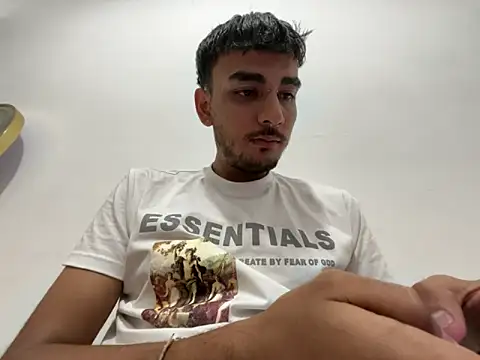 Snapshot of Velvet_man chatting on March 25, 2026, 6:08 am Velvet man online show from March 25, 2026, 6:08 am