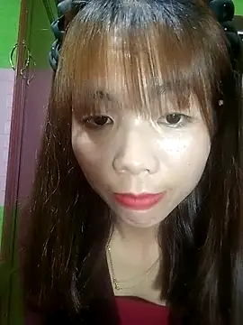 Snapshot of AmyLinee01 chatting on April 1, 2026, 3:42 pm AmyLinee01 online show from April 1, 2026, 3:42 pm