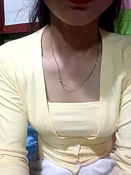 Snapshot of AmyLinee01 chatting on April 6, 2026, 5:30 am AmyLinee01 online show from April 6, 2026, 5:30 am