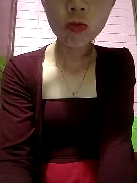 Snapshot of AmyLinee01 chatting on April 11, 2026, 5:23 am AmyLinee01 online show from April 11, 2026, 5:23 am
