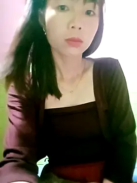 Snapshot of AmyLinee01 chatting on April 12, 2026, 9:42 pm AmyLinee01 online show from April 12, 2026, 9:42 pm