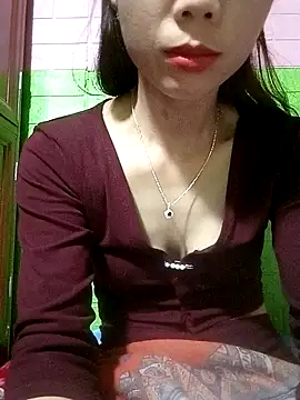Snapshot of AmyLinee01 chatting on April 16, 2026, 5:36 pm AmyLinee01 online show from April 16, 2026, 5:36 pm