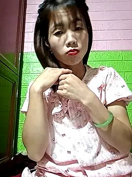 Snapshot of AmyLinee01 chatting on April 25, 2026, 3:09 pm AmyLinee01 online show from April 25, 2026, 3:09 pm