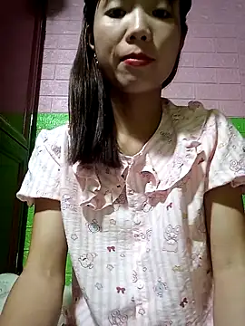 Snapshot of AmyLinee01 chatting on April 26, 2026, 3:15 am AmyLinee01 online show from April 26, 2026, 3:15 am