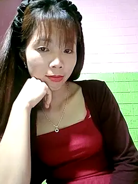 Snapshot of AmyLinee01 chatting on April 27, 2026, 5:33 pm AmyLinee01 online show from April 27, 2026, 5:33 pm