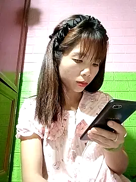Snapshot of AmyLinee01 chatting on April 28, 2026, 10:59 pm AmyLinee01 online show from April 28, 2026, 10:59 pm