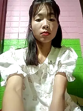 Snapshot of AmyLinee01 chatting on May 3, 2026, 6:08 am AmyLinee01 online show from May 3, 2026, 6:08 am