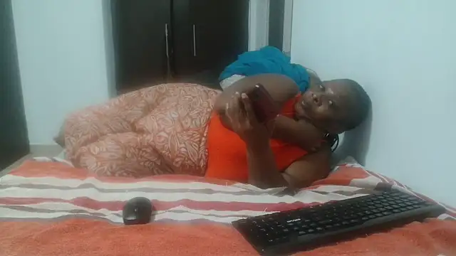 Lucia-boobs online show from April 7, 2026, 5:02 pm