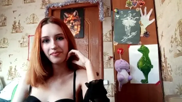 Snapshot of SirenFrost chatting on April 17, 2026, 2:53 pm SirenFrost online show from April 17, 2026, 2:53 pm