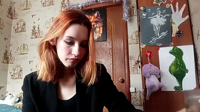 Snapshot of SirenFrost chatting on April 18, 2026, 8:29 am SirenFrost online show from April 18, 2026, 8:29 am