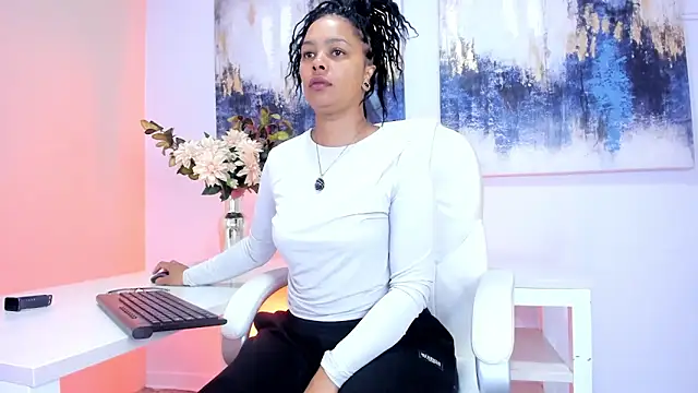 Snapshot of andreazoe chatting on June 9, 2026, 2:28 pm andreazoe online show from June 9, 2026, 2:28 pm