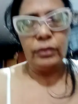 sexymomsn online show from April 8, 2026, 11:32 am