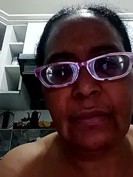 sexymomsn online show from April 11, 2026, 10:14 pm