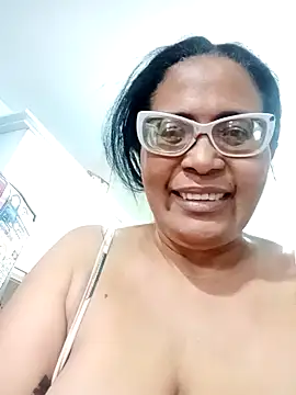 sexymomsn online show from April 25, 2026, 2:14 pm