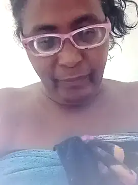 Snapshot of sexymomsn chatting on August 5, 2026, 7:38 pm sexymomsn online show from August 5, 2026, 7:38 pm