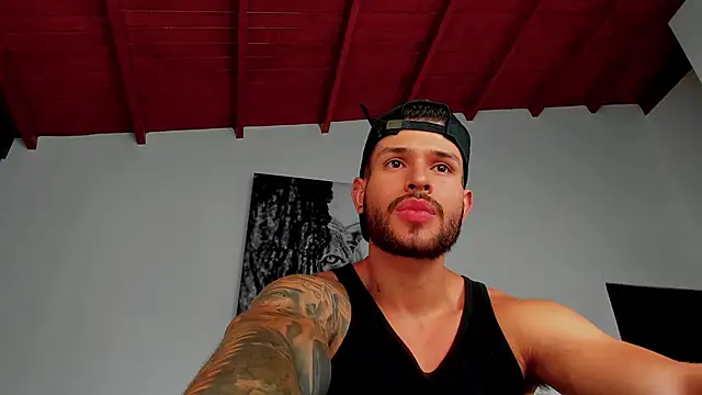 Santos ramirez1 online show from March 23, 2026, 1:48 pm