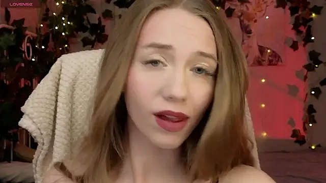 TonyRaymon online show from April 18, 2026, 12:42 pm
