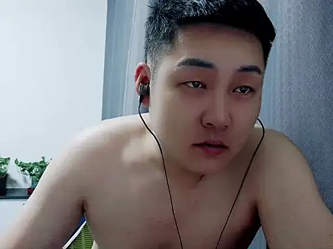 Snapshot of Llpl322 chatting on April 13, 2026, 2:11 pm Llpl322 online show from April 13, 2026, 2:11 pm