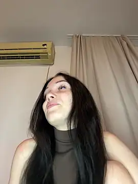 Snapshot of icedrosemarye chatting on June 1, 2026, 7:04 pm icedrosemarye online show from June 1, 2026, 7:04 pm