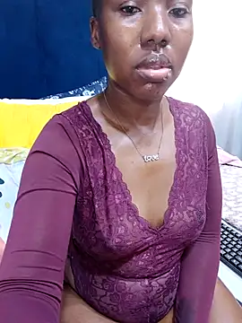 Snapshot of Candylips22 chatting on July 10, 2026, 11:24 am Candylips22 online show from July 10, 2026, 11:24 am