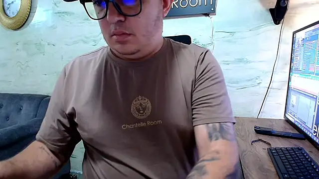 maximo daddy online show from May 6, 2026, 1:38 pm