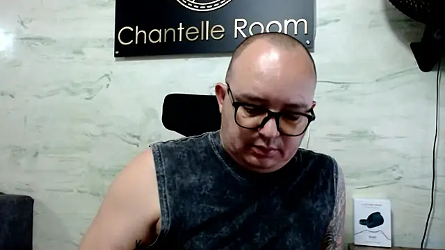 maximo daddy online show from May 25, 2026, 2:06 am