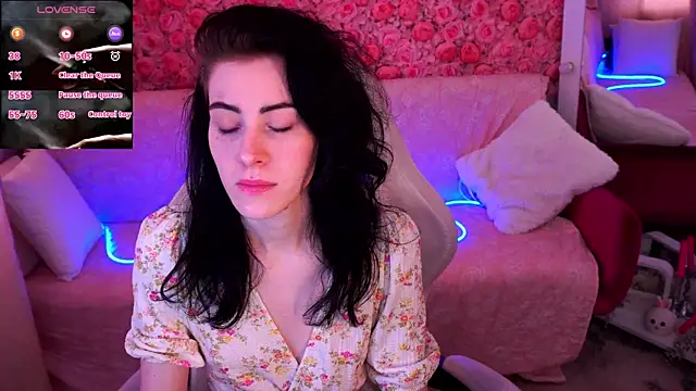 CurleyBlueEyes online show from March 25, 2026, 1:50 pm